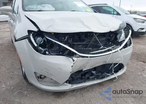 2017 Chrysler Pacifica Touring-L из США, поврежденный, VIN 2C4RC1BG5HR621802